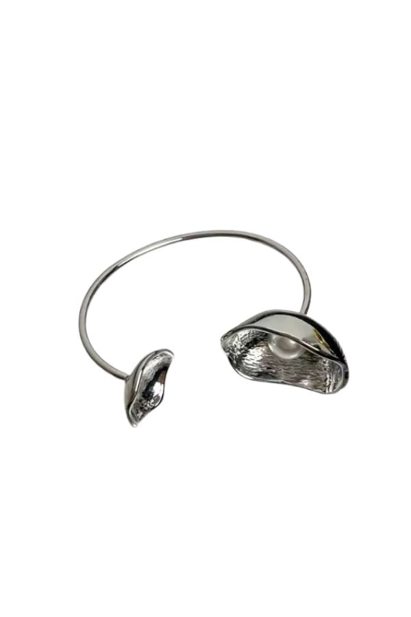 The Oyster Bangle in Silver