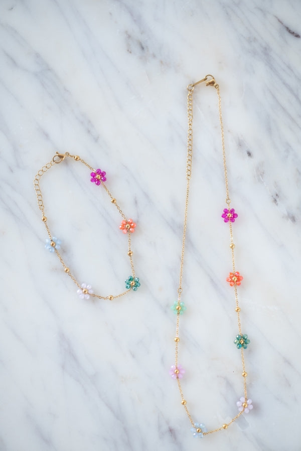 The Daisy Chain Necklace