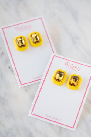 yellow gemstone earring with yellow resin border